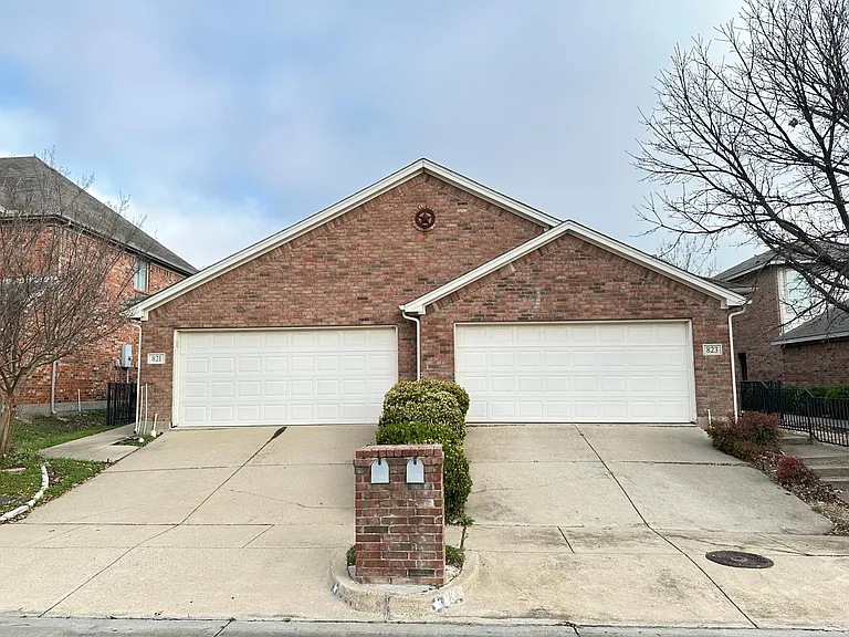 821 Hickory St — Photo 11