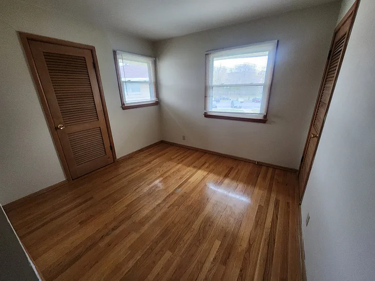 5337 Eastway #4 — Photo 8