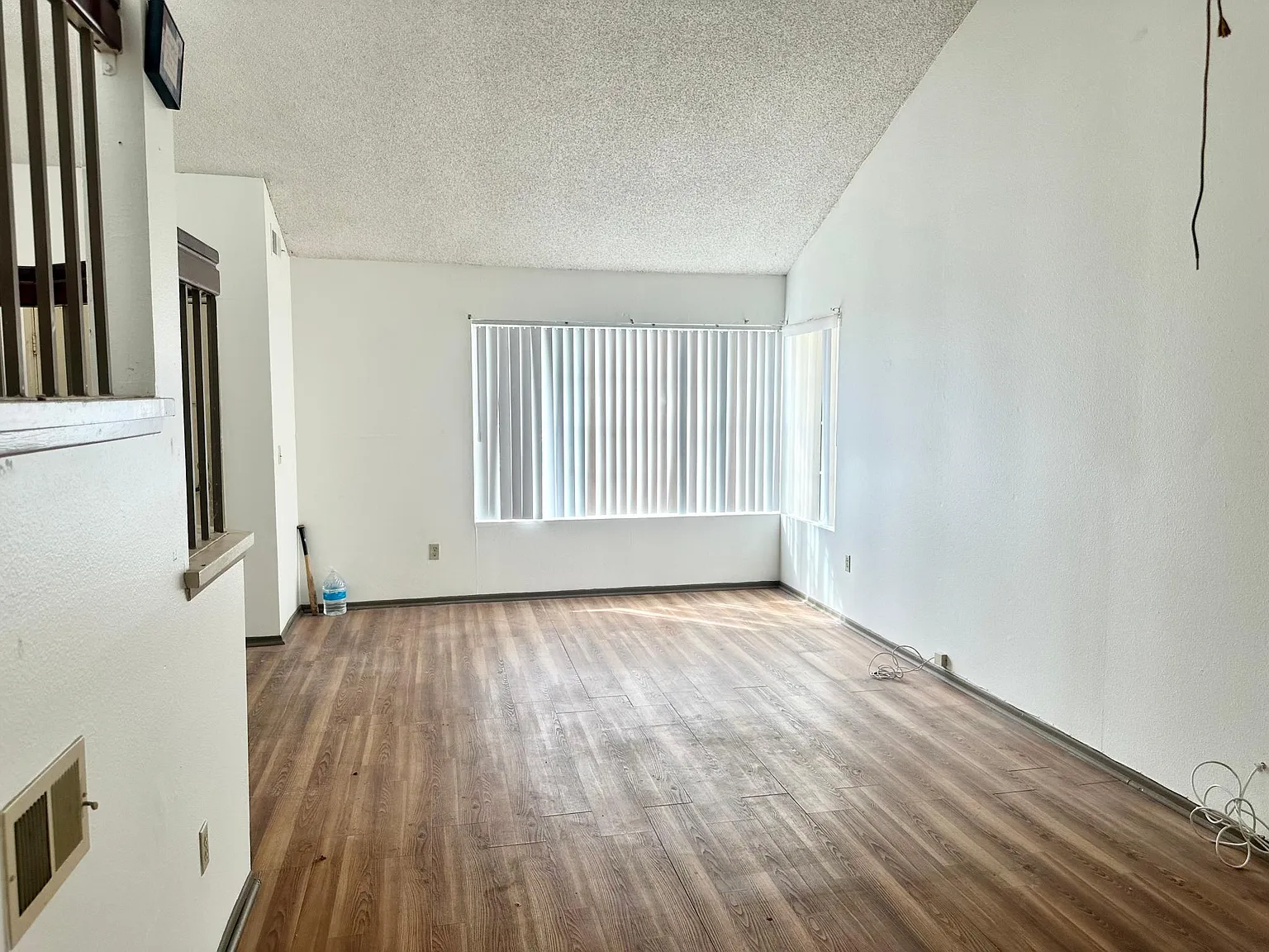 3 bed, 2023 sqft, $3,495 — Photo 2