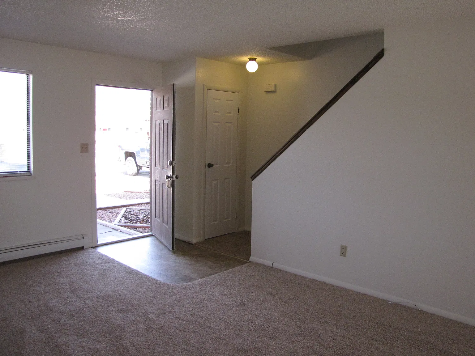 2 bed, $1,100 — Photo 2
