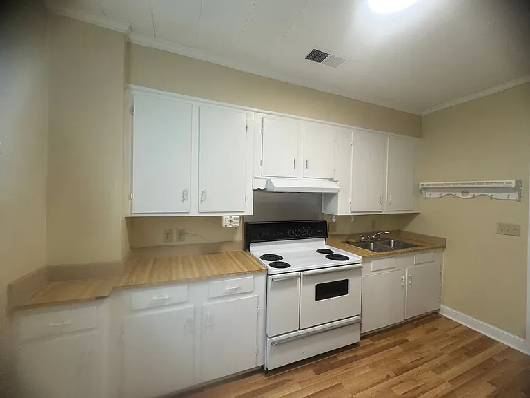 916 N Brickyard Rd — Photo 3