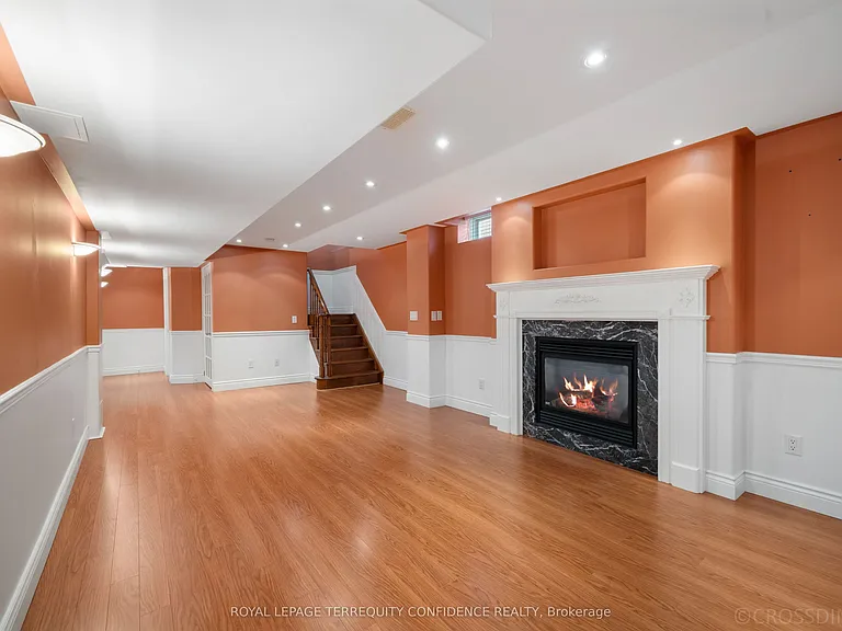131 Laurelhurst Cres — Photo 25