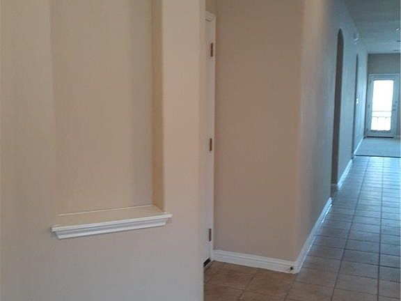 Foyer Entrance & Nook