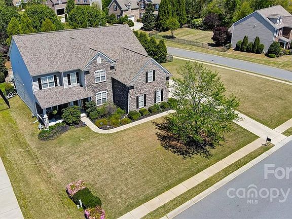 5th image of 500 Palmerston Ln