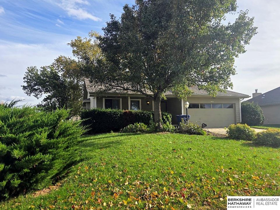 1st image of 2401 Marilyn Dr