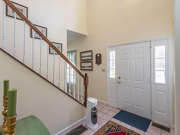 4th image of 10 Rock Ridge Road