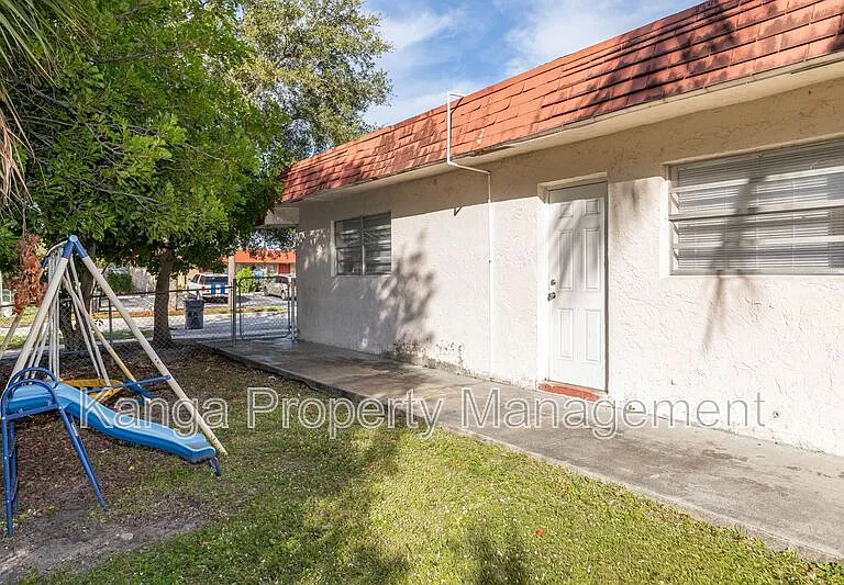 7750 SW 10th Ct #B — Photo 30