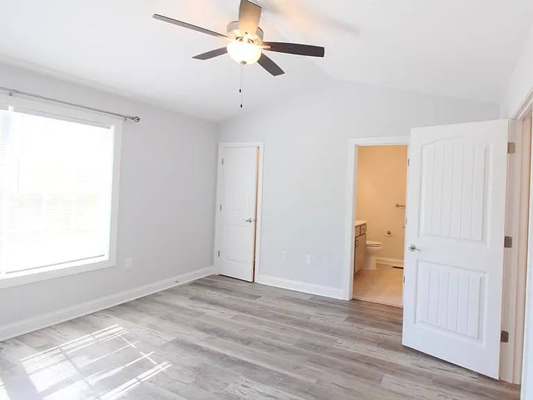 1073 Bluemoon Dr — Photo 20
