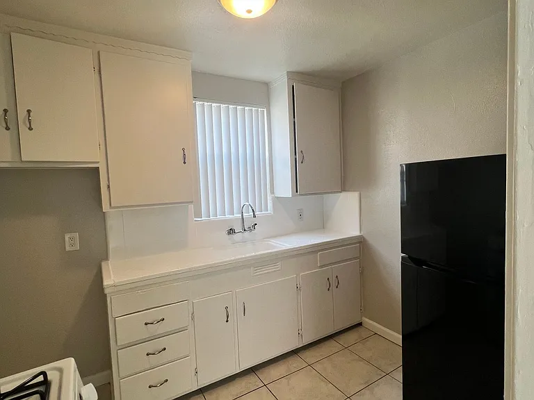 El Camina Apartments — Photo 6