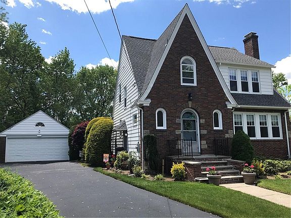 3rd image of 136 Shirley Blvd