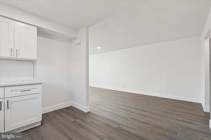 3 bed, 1360 sqft, $1,900 — Photo 4