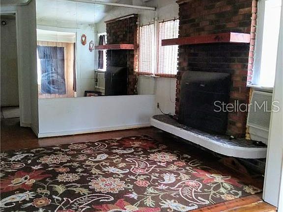 5th image of 373 E Rose Ave