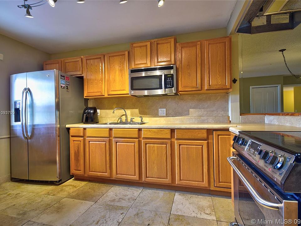 1st image of 432 Lakeview Dr APT 203