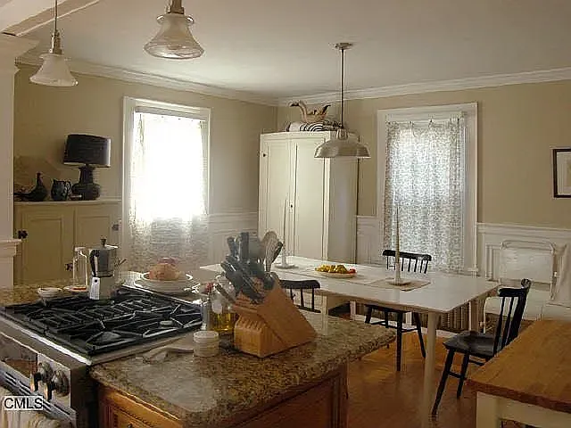 54 Bungalow Ave — Photo 5