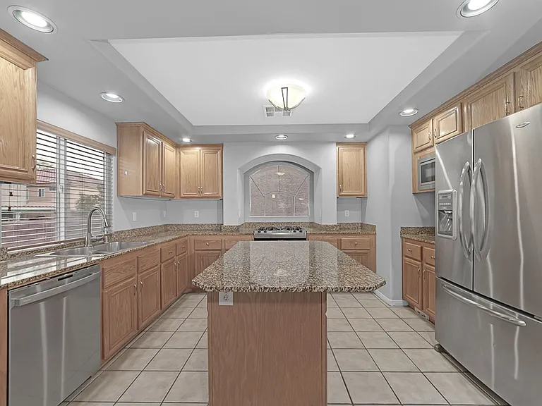 6574 Musette Ave — Photo 10