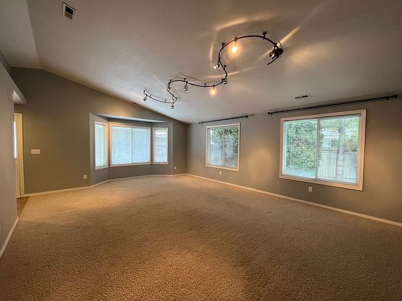 5th image of 5308 Hornby Ln