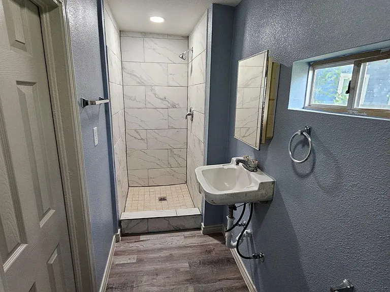 234 Blevins St #B — Photo 8