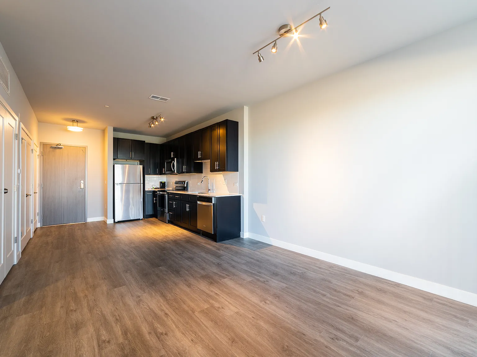 20 West — Photo 2