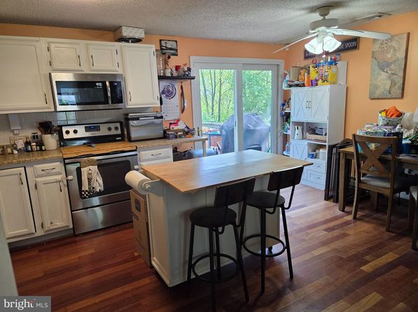 611 Morgan Dr E, Coatesville, PA 19320