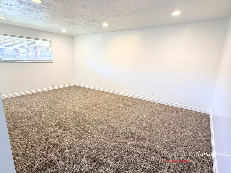 Washington Terrace 8-Plex — Photo 13
