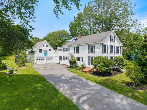 216 Middle Road, Falmouth, ME 04105