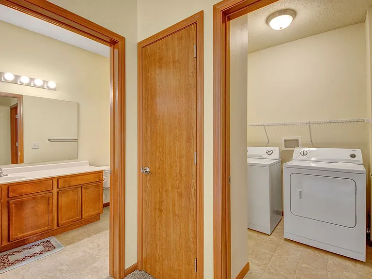 Heritage Village Apartments — Photo 12