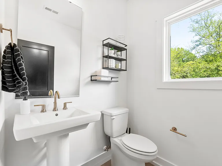 2703 Parkway Ave — Photo 14