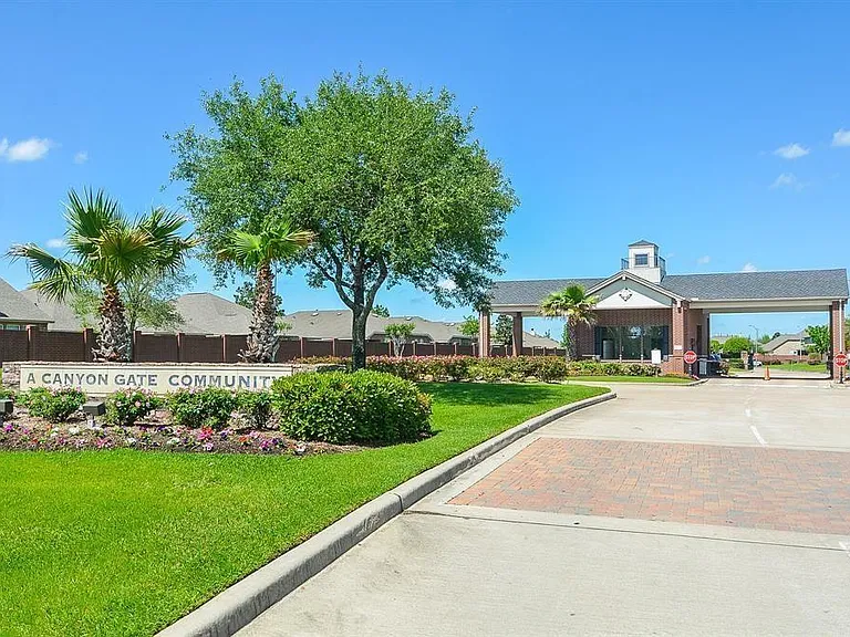 8510 Brinklow Point Dr — Photo 43