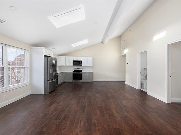 5th image of 206 Waterman St Unit 3