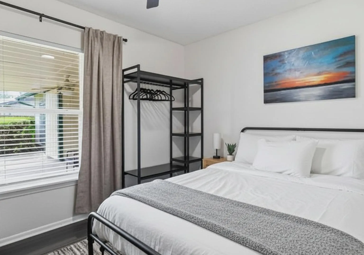 4 bed, 3.0 bath, 2244 sqft, $754 — Photo 1