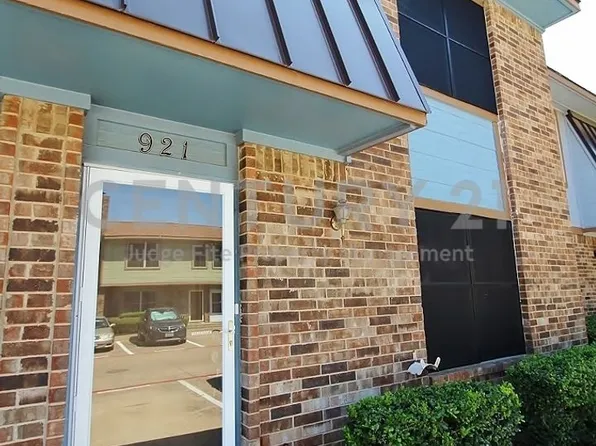 921 Cedar Ter, Cedar Hill, TX