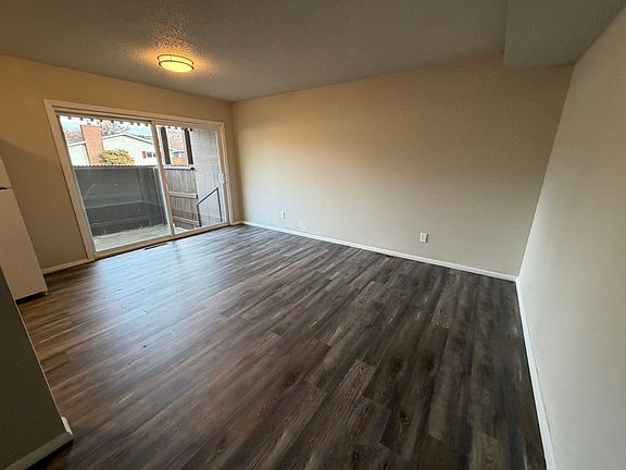 2nd image of 1600 Avenue E APT 31