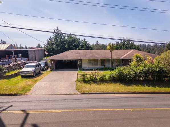 2335 Woodland Dr, Coos Bay, OR 97420