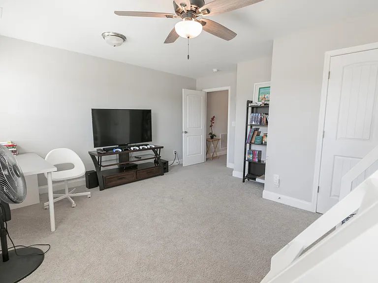 1055 Crisp Spring Dr — Photo 44
