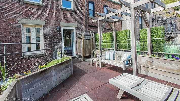 Rented by Garfield Realty  | media 16