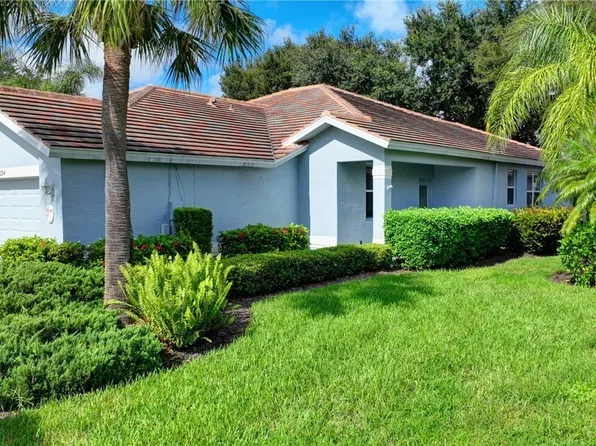 2294 Carnaby Ct, Lehigh Acres, FL 33973