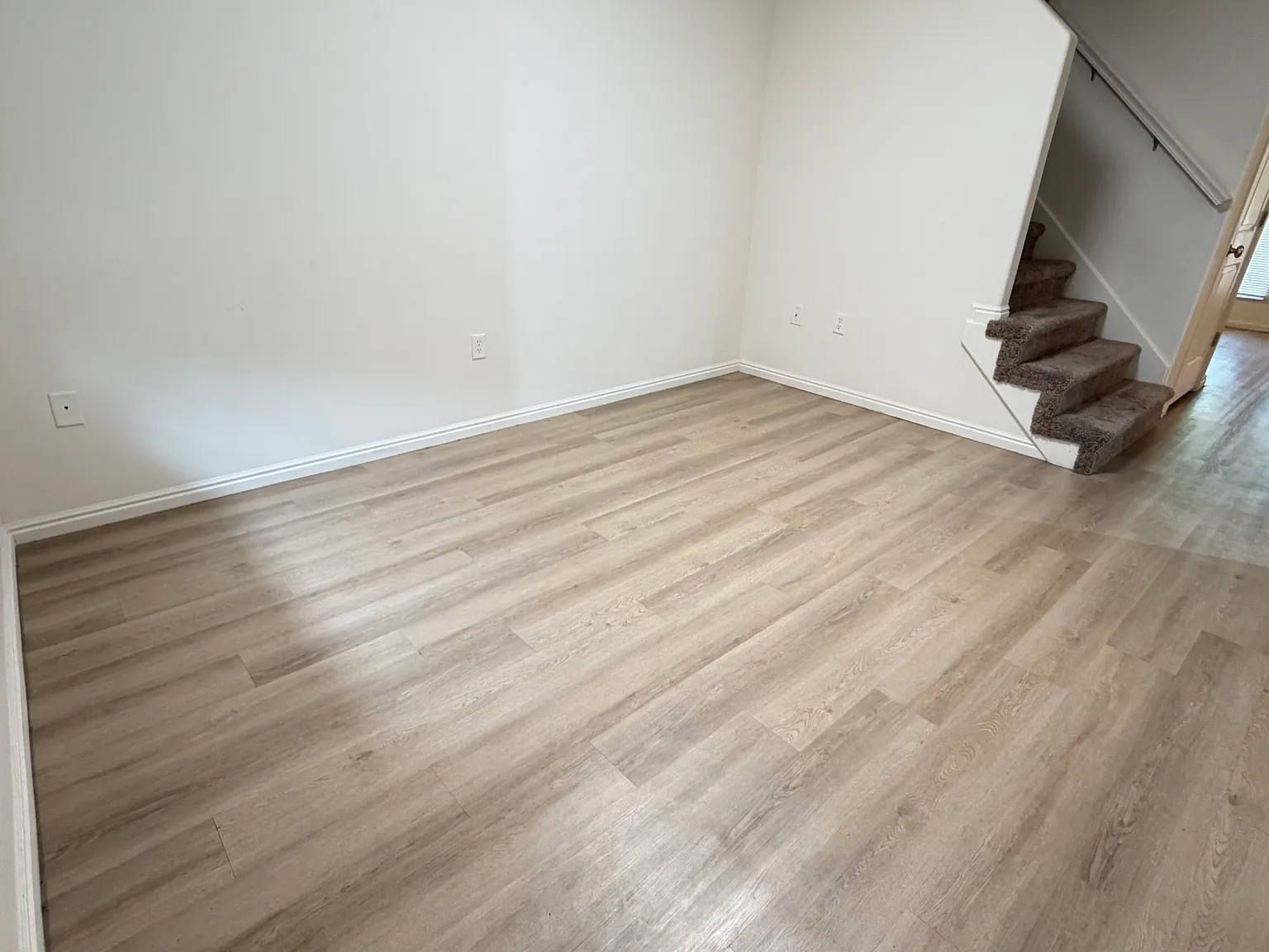 3 bed, 2.5 bath, 1294 sqft, $1,990 — Photo 1