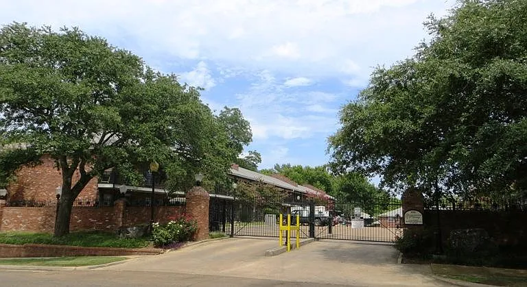 Belhaven Springs — Photo 2