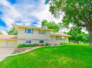 3227 Ashworth Rd, Waukee, IA 50263