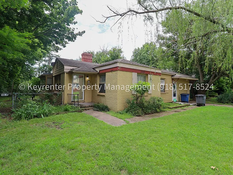 3322 E 23rd St — Photo 3