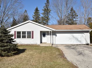 1538 W Liebau Rd, Mequon, WI 53092