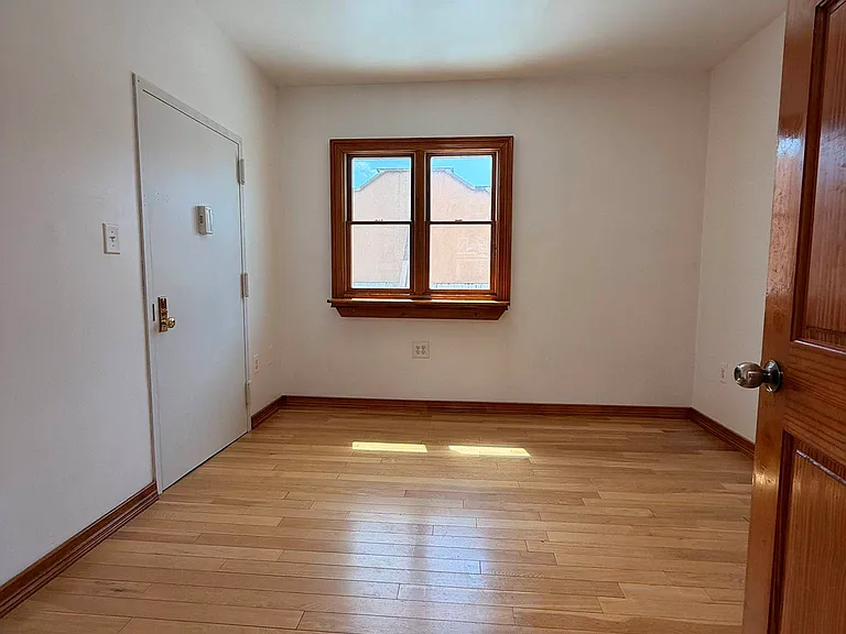 722 Leonard St #O — Photo 6