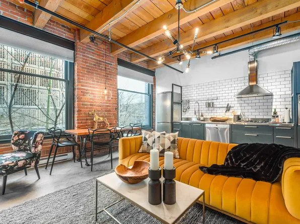 55 Cordova St E, Vancouver, BC