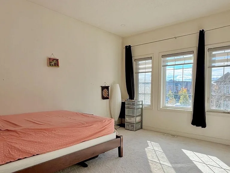 385 Royal West Dr #UPPER — Photo 7