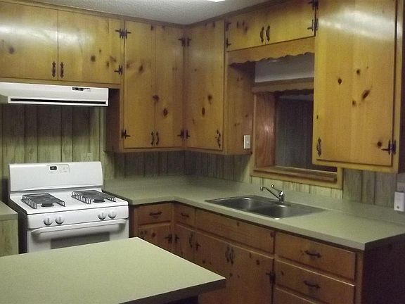 4th image of 302 S Wigham St