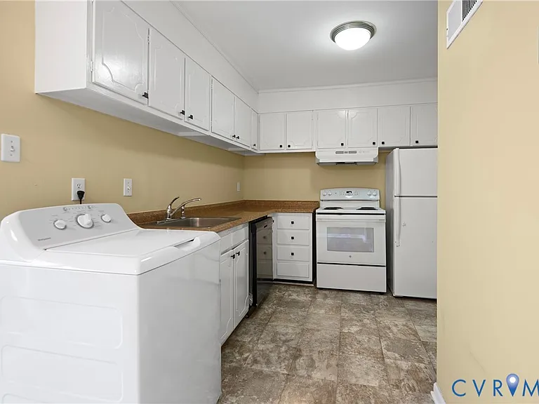 4704 Leadenhall Dr — Photo 18