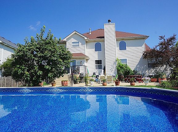 3rd image of 24257 Norwood Dr