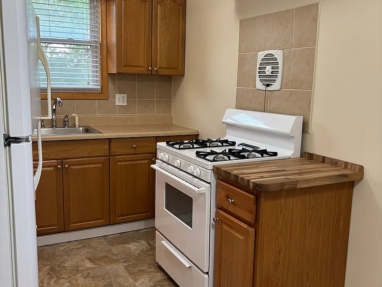 142 Coale Ave #2 — Photo 5