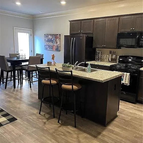 1713 Snapping Ct — Photo 1