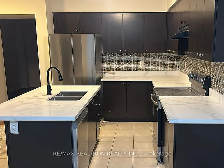 23 Sidford Rd S — Photo 4